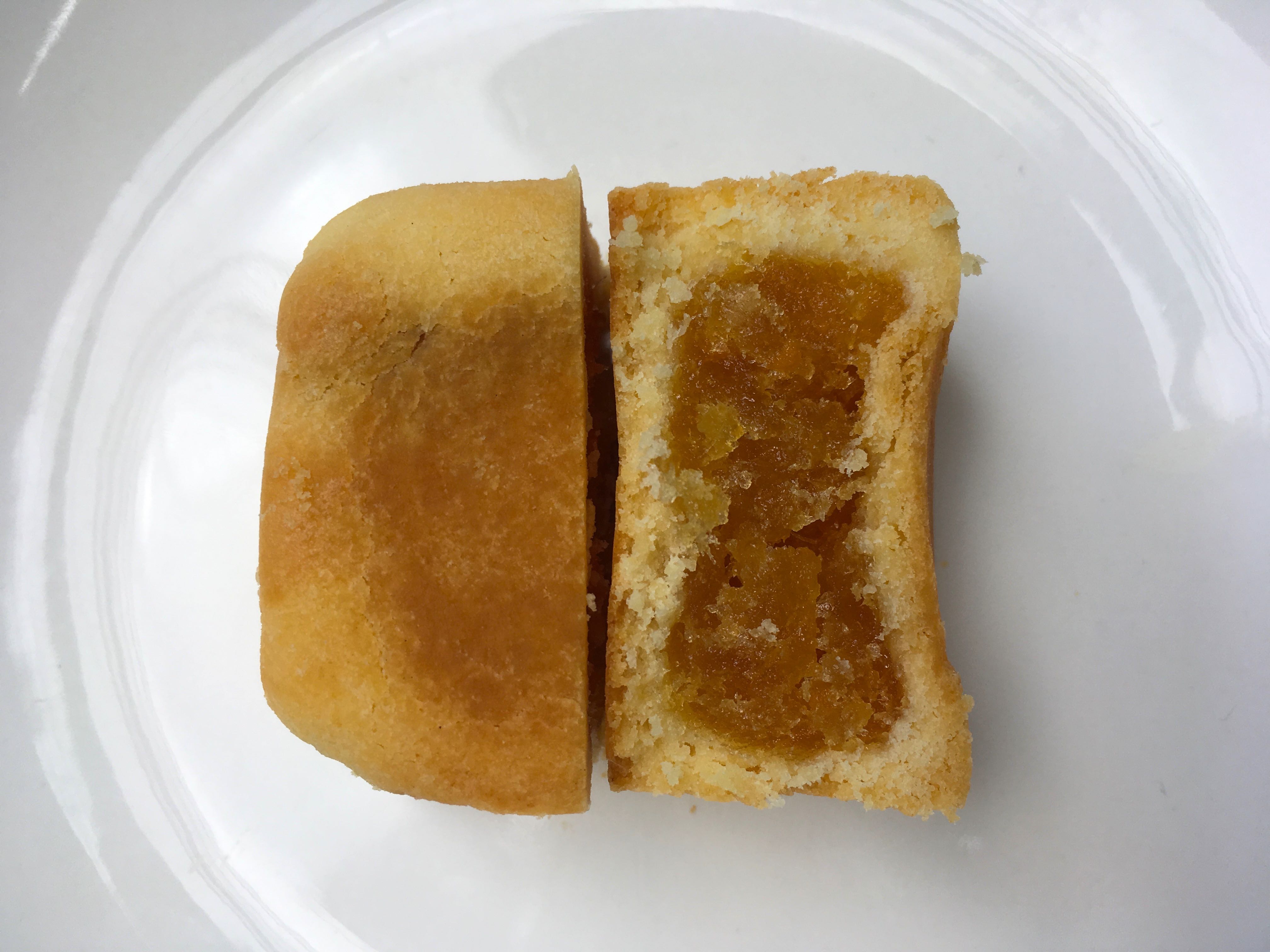 賞味期限が長い小洒落たパイナップルケーキを台北駅周辺で買う ゲイリーマン 空を飛ぶ