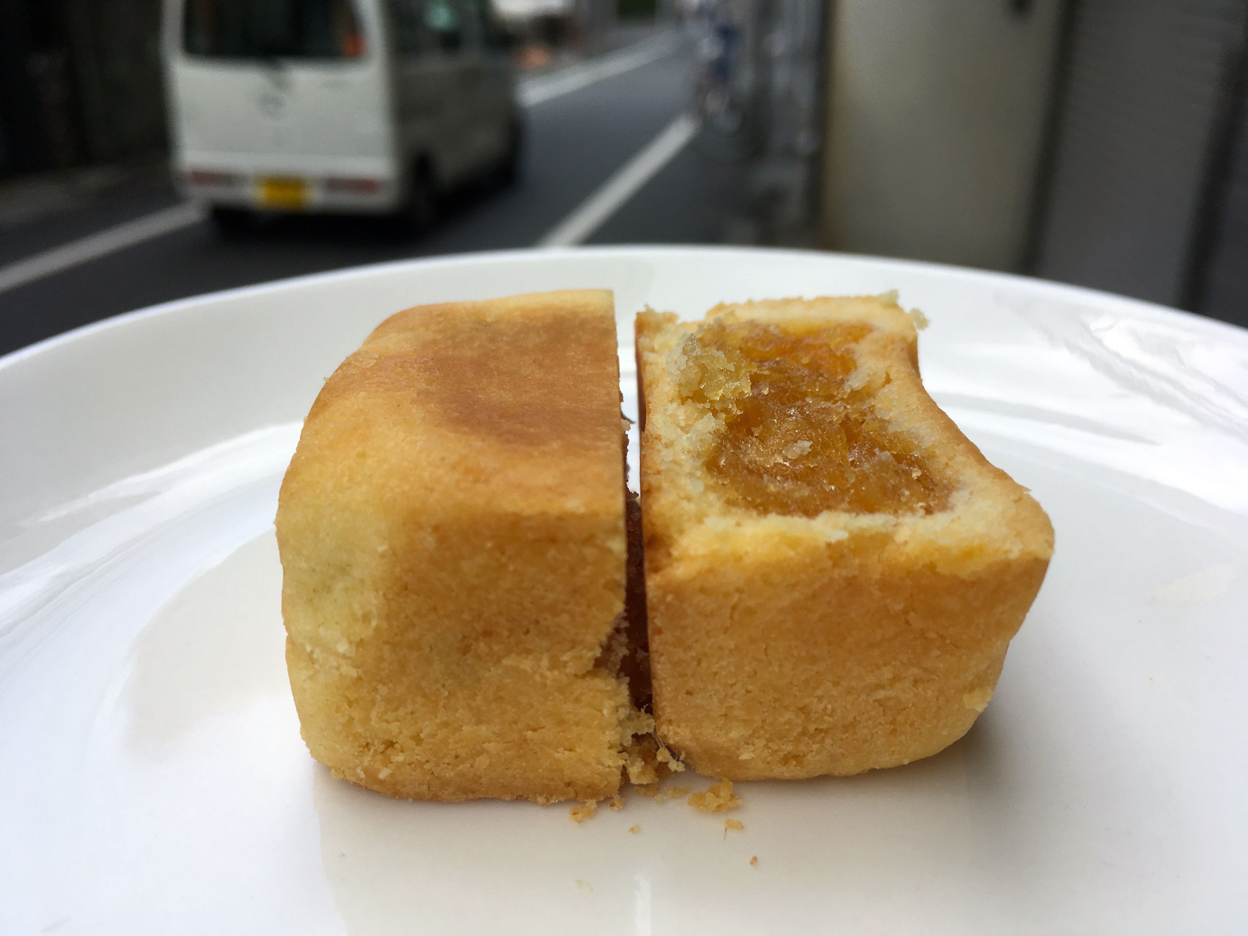 賞味期限が長い小洒落たパイナップルケーキを台北駅周辺で買う ゲイリーマン 空を飛ぶ